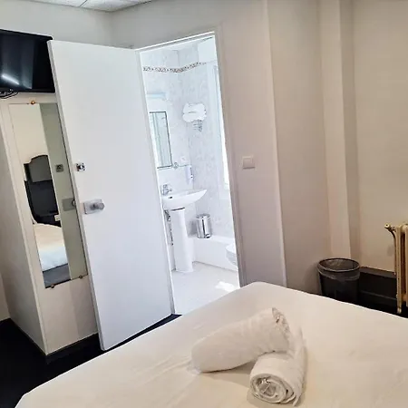 Du Parc - Bar Restaurant Au Coeur Du Chemin Des Dames Bourg-et-Comin